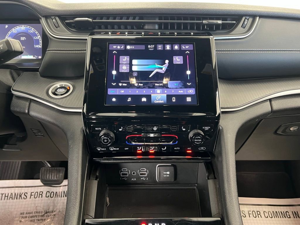 Used 2024 Jeep Grand Cherokee Altitude image 12