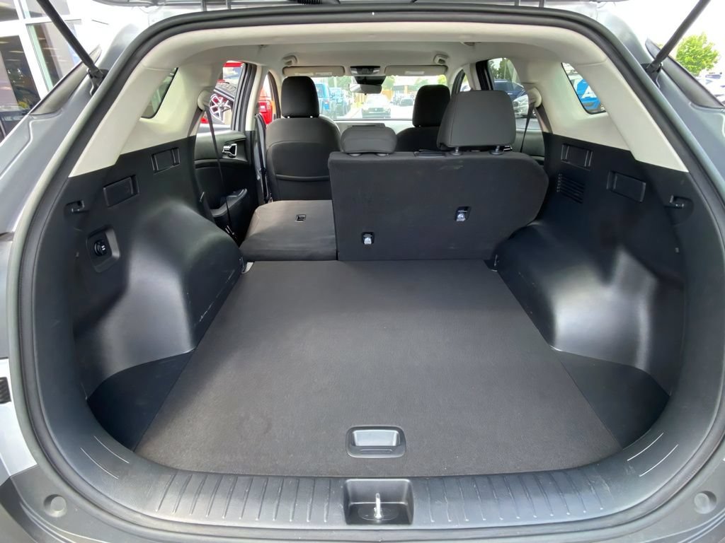 Used 2025 Kia Sportage LX FWD image 27