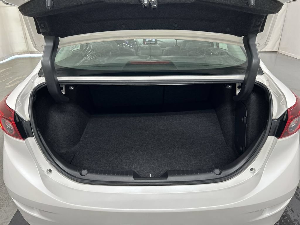 Used 2017 MAZDA MAZDA3 Grand Touring FWD image 22