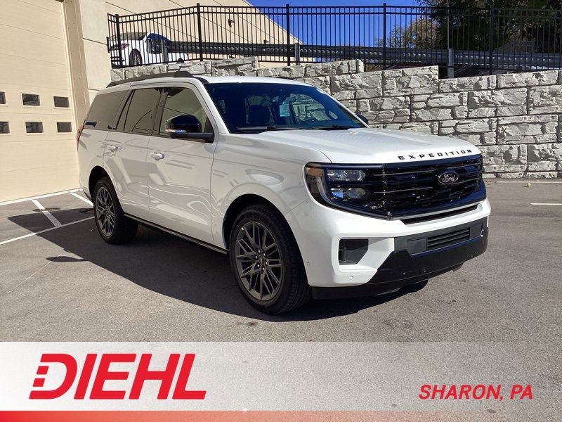 New 2025 Ford Expedition Platinum w/ Stealth Performance Package