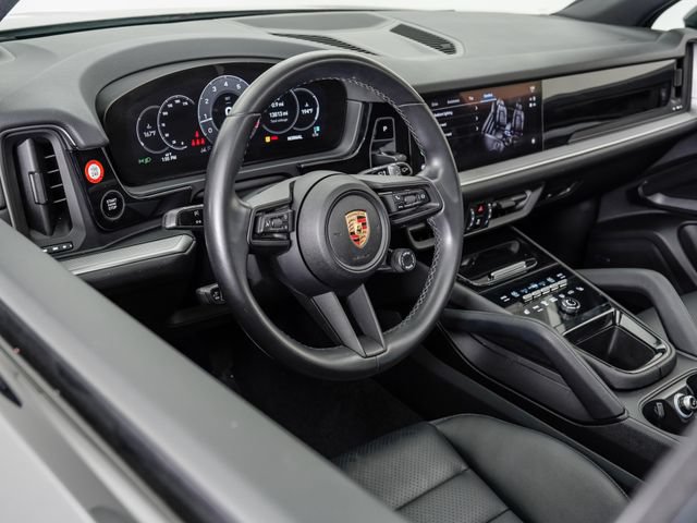 Certified 2024 Porsche Cayenne AWD/4WD image 11