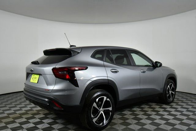 Used 2025 Chevrolet Trax RS w/ Driver Confidence Package image 10