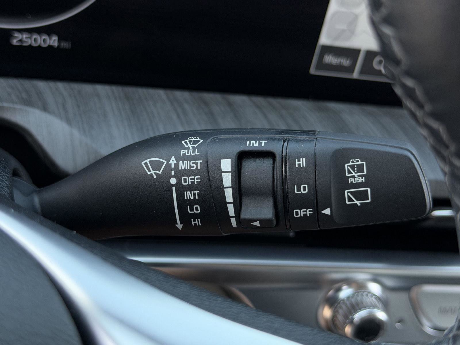 Used 2024 Kia Telluride SX w/ Towing Package image 21