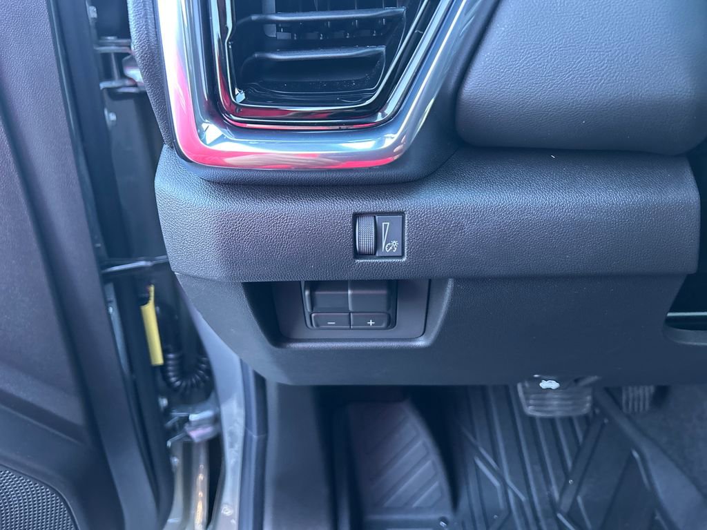 New 2026 GMC Canyon Elevation w/ LPO, Black Badging Package image 20