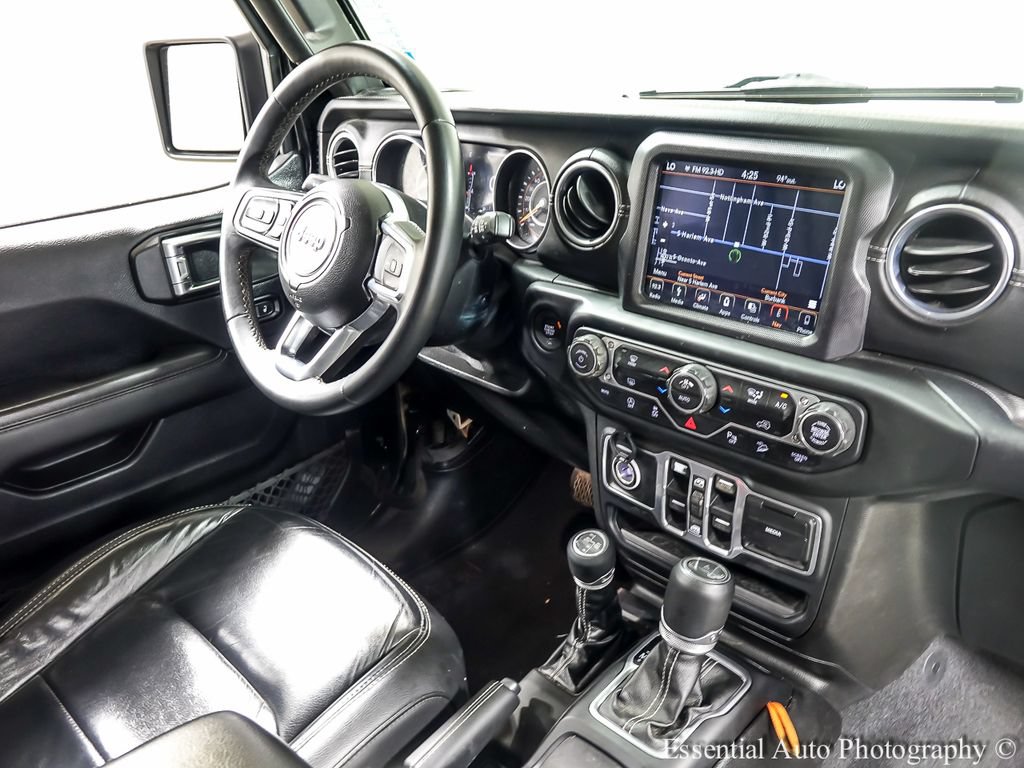Used 2018 Jeep Wrangler Unlimited Sahara AWD/4WD image 24