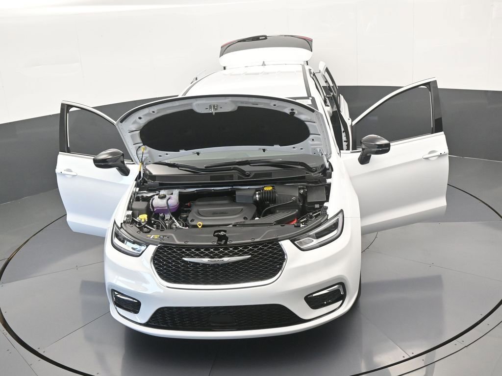 Used 2025 Chrysler Pacifica Select FWD image 67