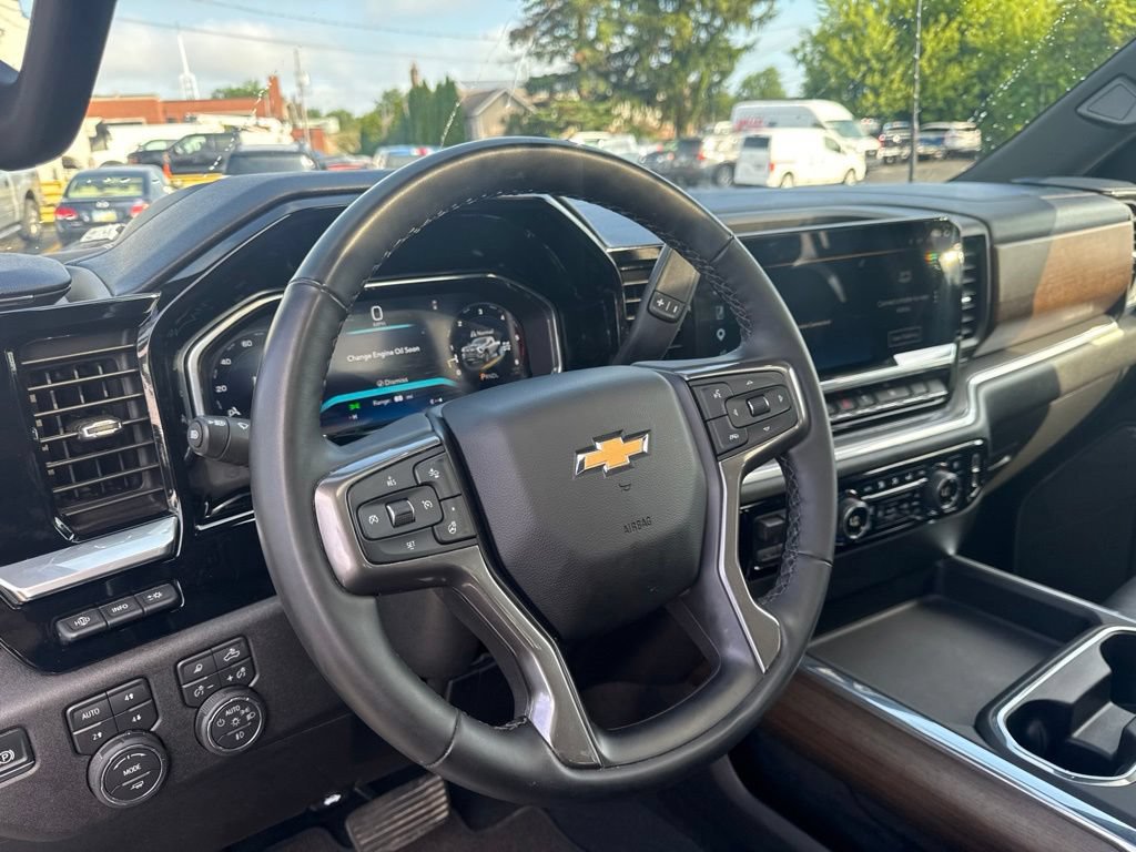 Used 2026 Chevrolet Silverado 2500 High Country w/ Technology Package AWD/4WD image 12