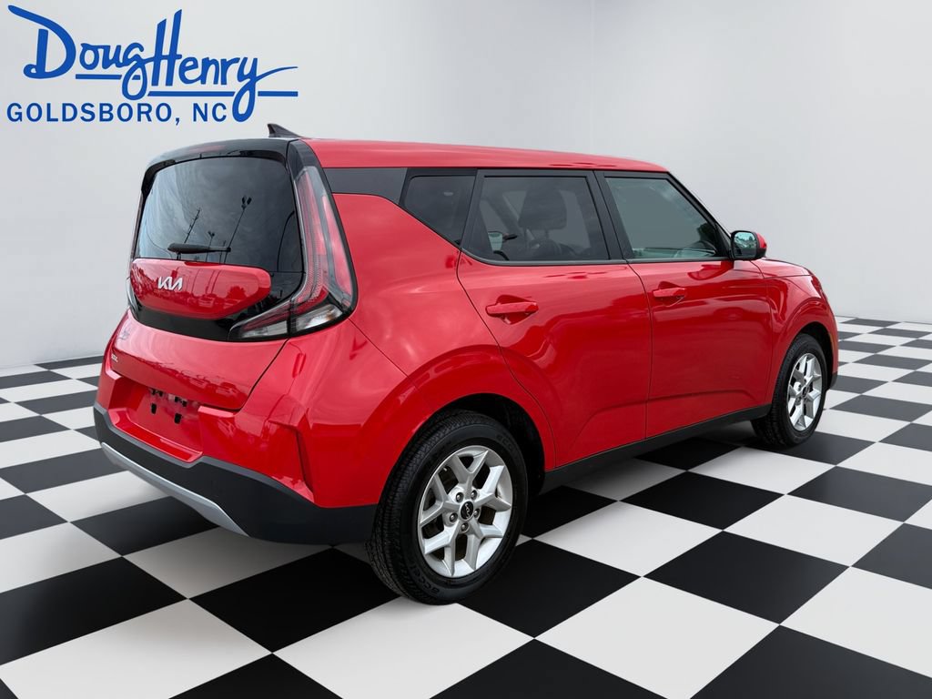 Used 2024 Kia Soul LX w/ Option Group 015 FWD image 5
