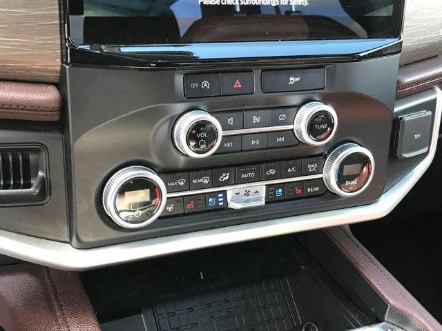 Used 2024 Ford Expedition Limited AWD/4WD image 12