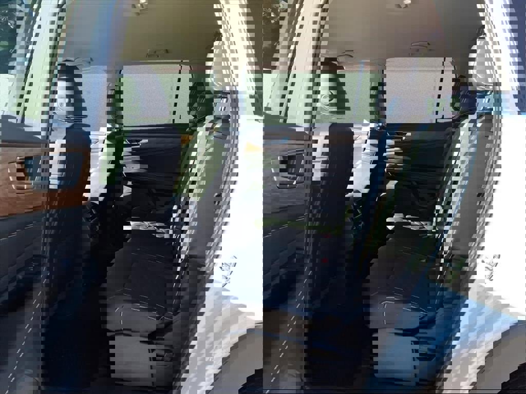 Used 2024 Volkswagen Atlas SE image 11