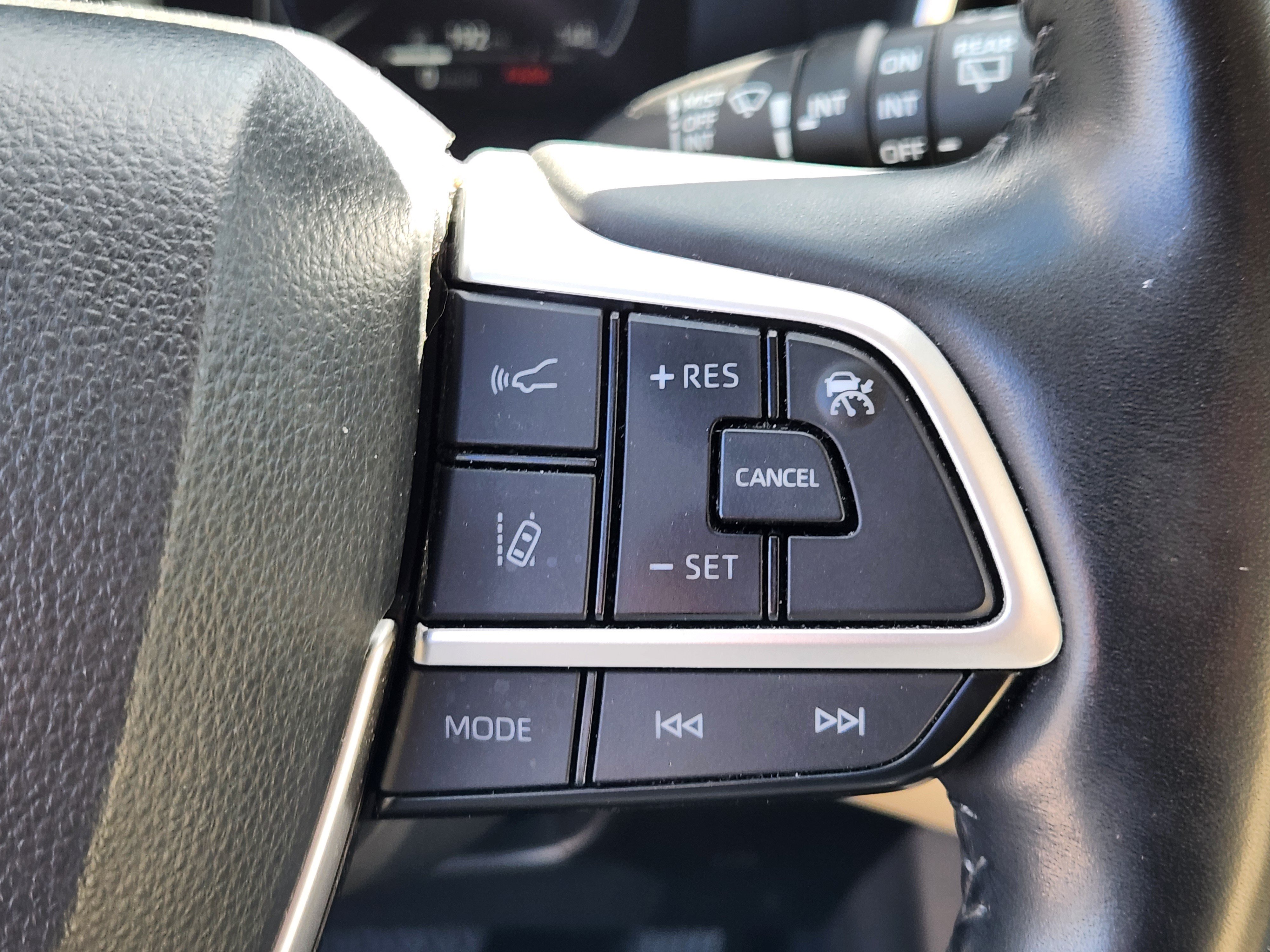 Used 2023 Toyota Highlander Limited AWD/4WD image 26