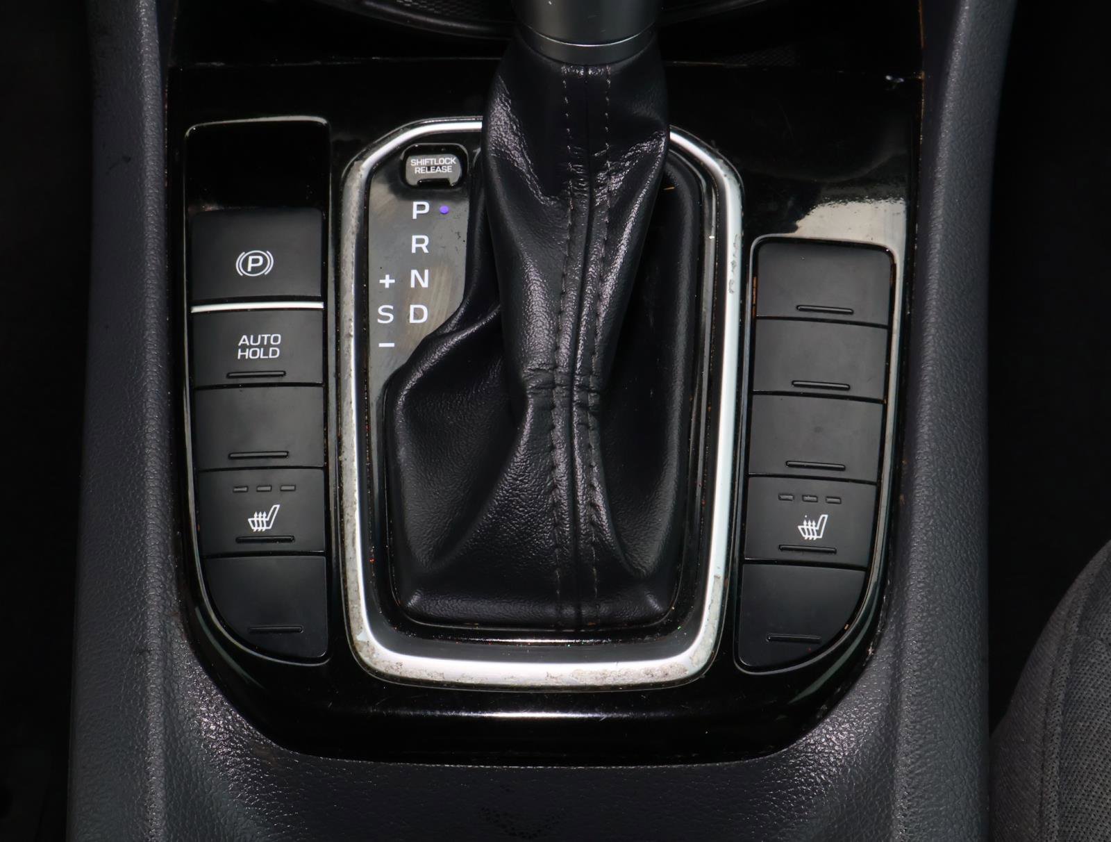 Used 2020 Hyundai Ioniq SEL FWD image 24