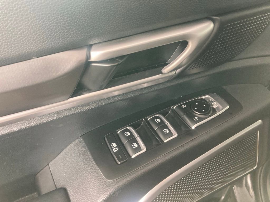 Certified 2025 Kia Telluride S image 11