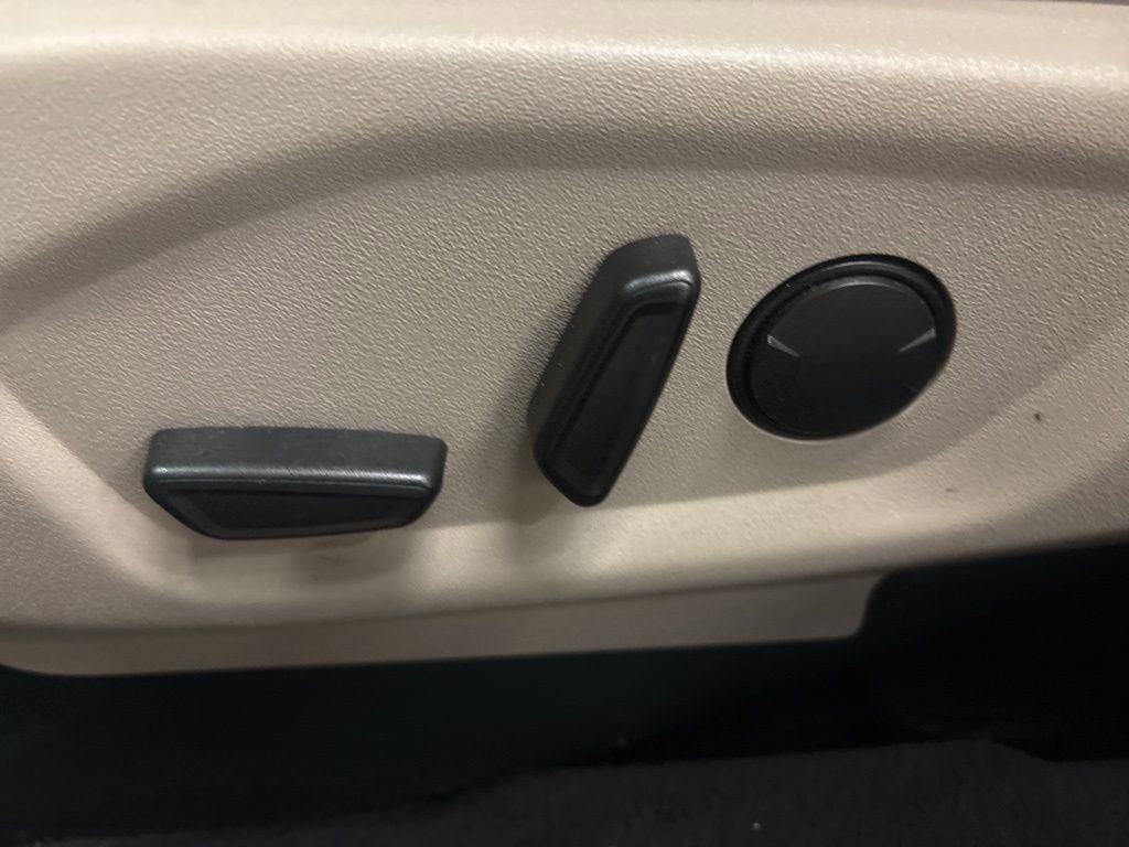 Used 2019 Ford Explorer XLT w/ Equipment Group 202A image 19