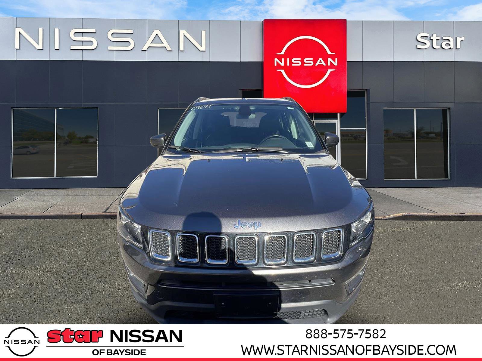Used 2019 Jeep Compass Latitude image 2