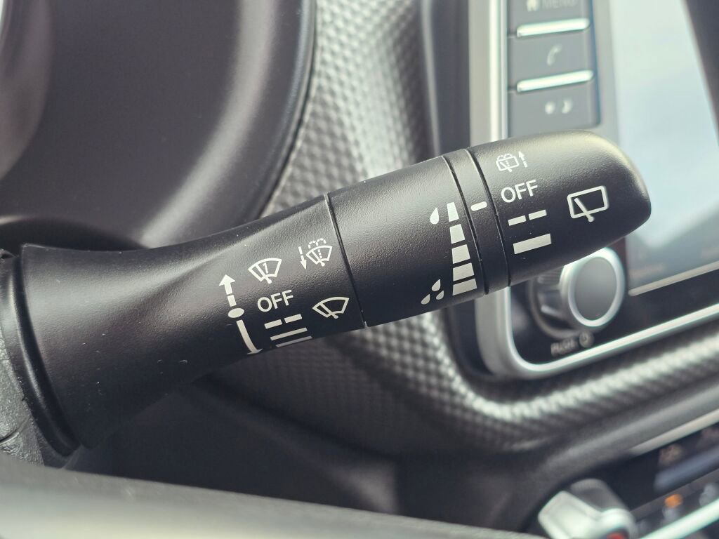 Used 2020 Nissan Kicks SV image 21