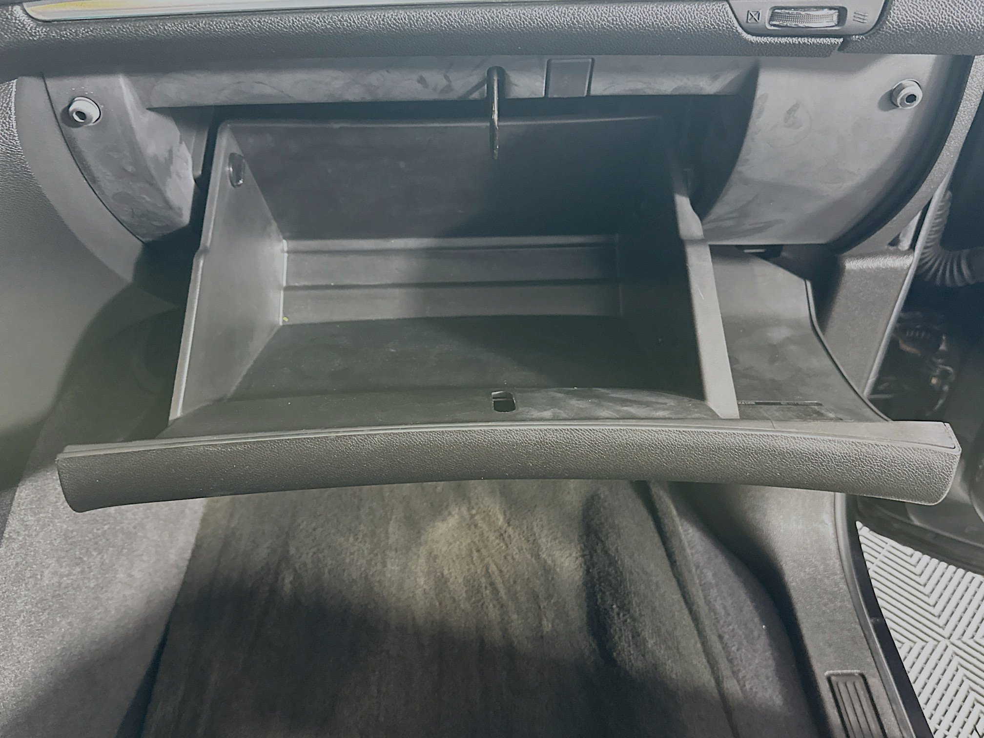 Used 2013 Chevrolet Traverse LT FWD image 31