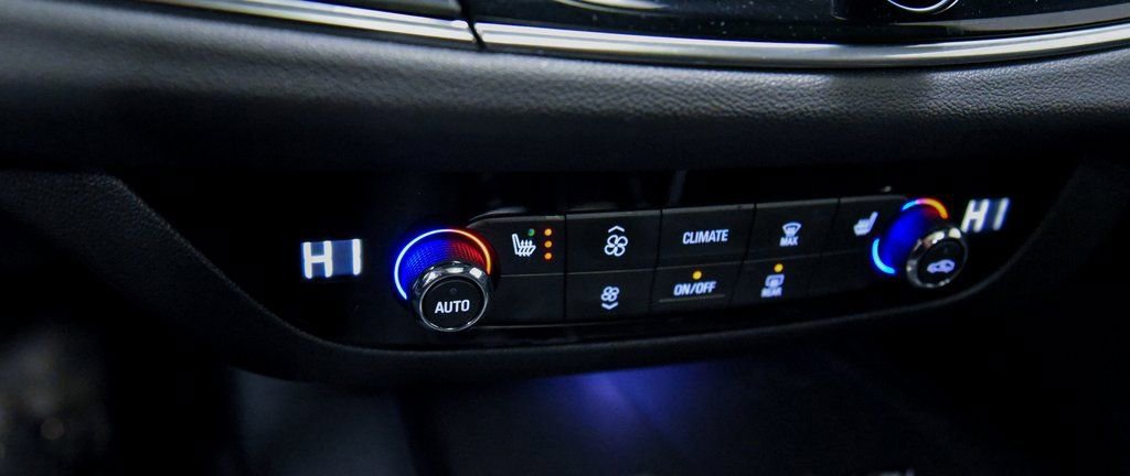 Used 2024 Buick Enclave Essence w/ Experience Buick Package image 23