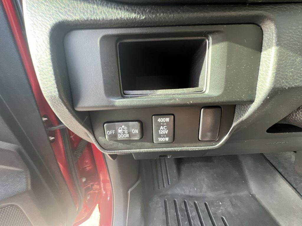 Used 2016 Toyota Tacoma TRD Off-Road image 18