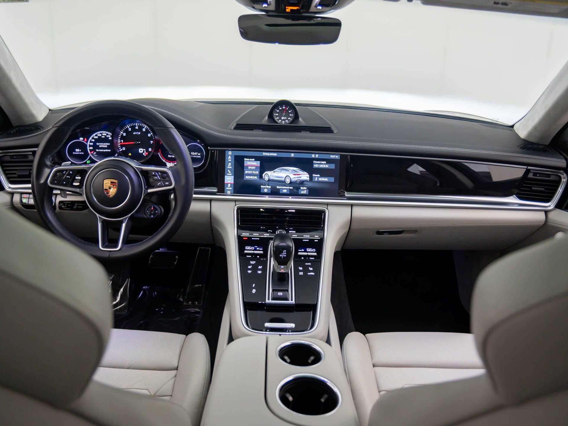 Used 2020 Porsche Panamera GTS image 11