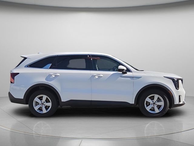 Certified 2026 Kia Sorento LX FWD image 9