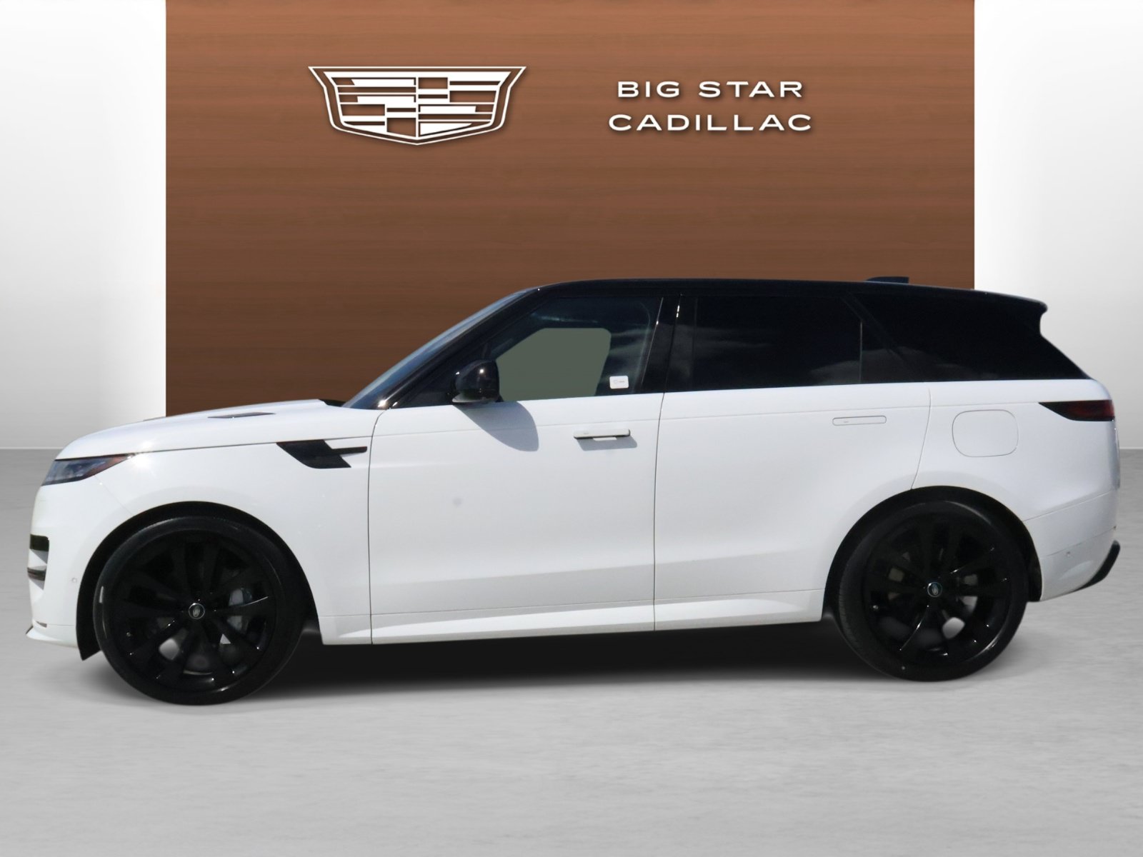 Used 2025 Land Rover Range Rover Sport Dynamic SE AWD/4WD image 2