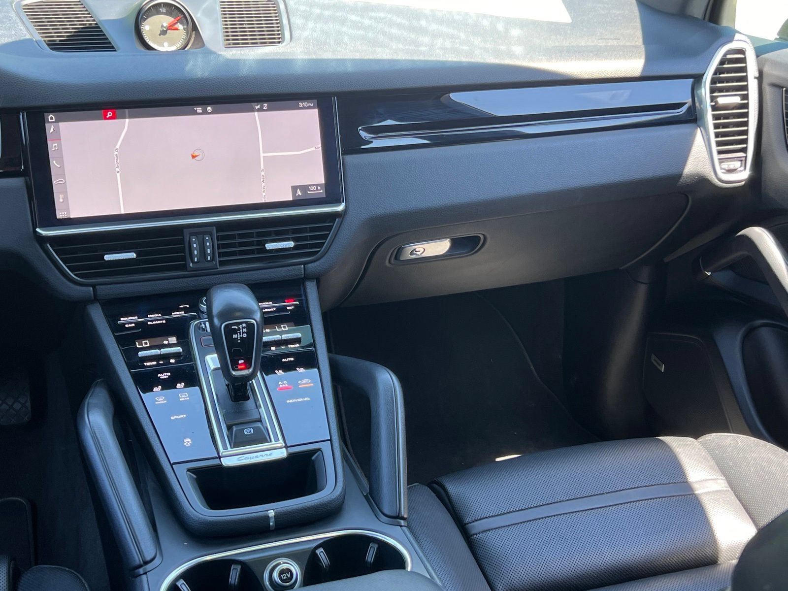 Certified 2019 Porsche Cayenne AWD/4WD image 25