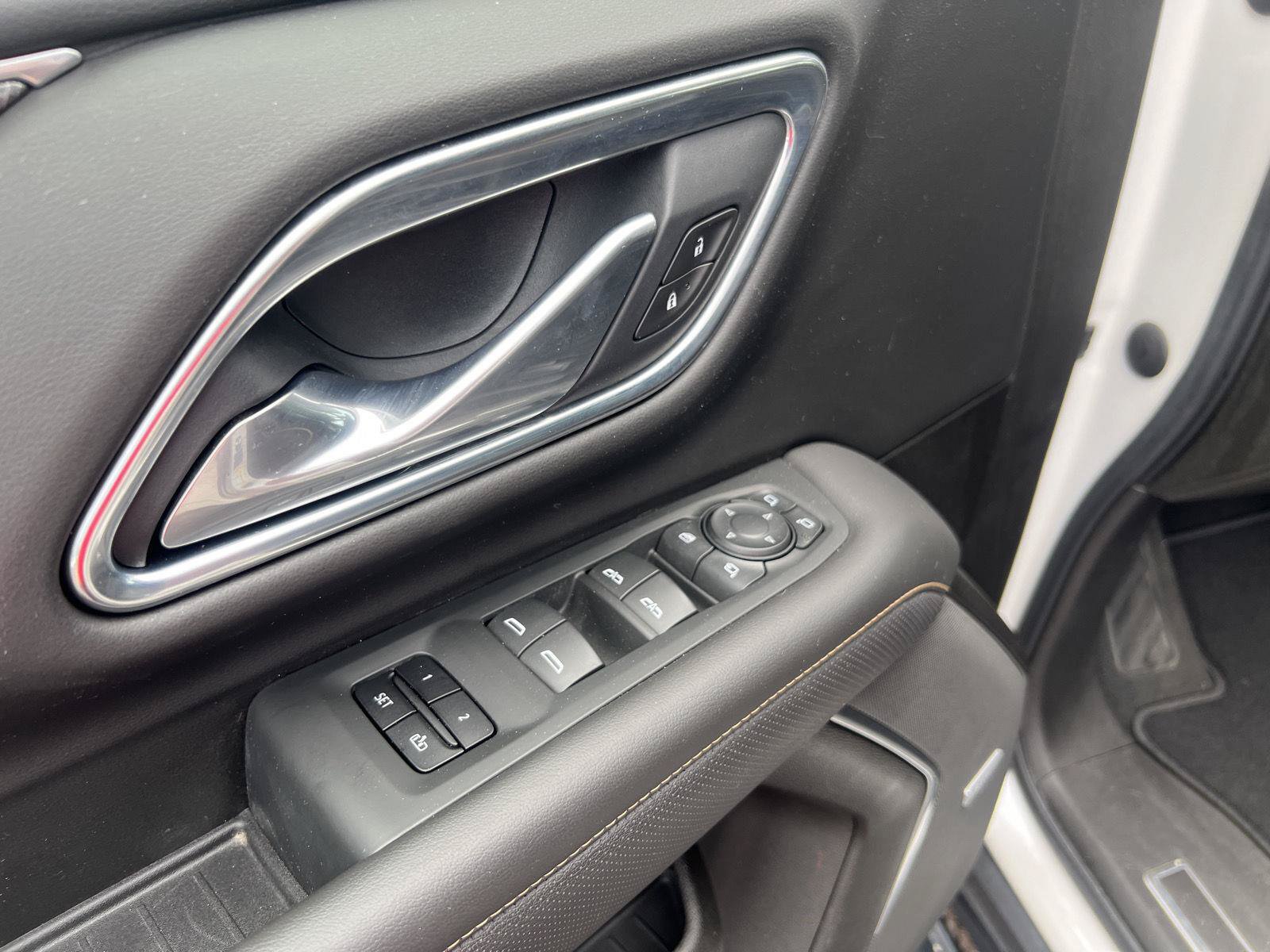 Used 2021 GMC Yukon AT4 w/ AT4 Premium Plus Package AWD/4WD image 27