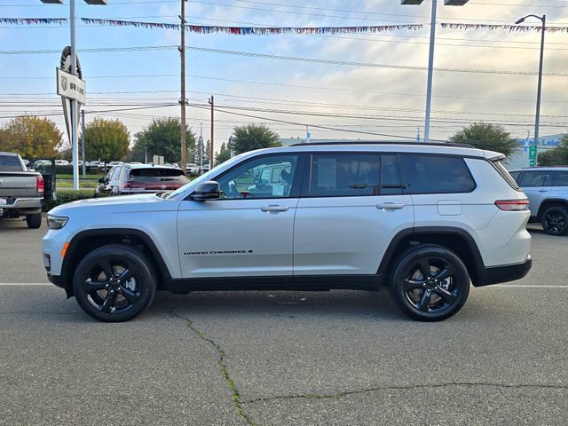 Certified 2023 Jeep Grand Cherokee L Laredo image 8