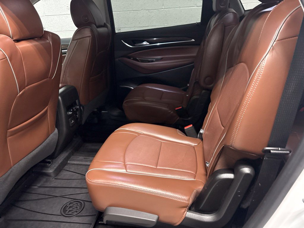 Used 2018 Buick Enclave Avenir w/ Avenir Technology Package AWD/4WD image 19
