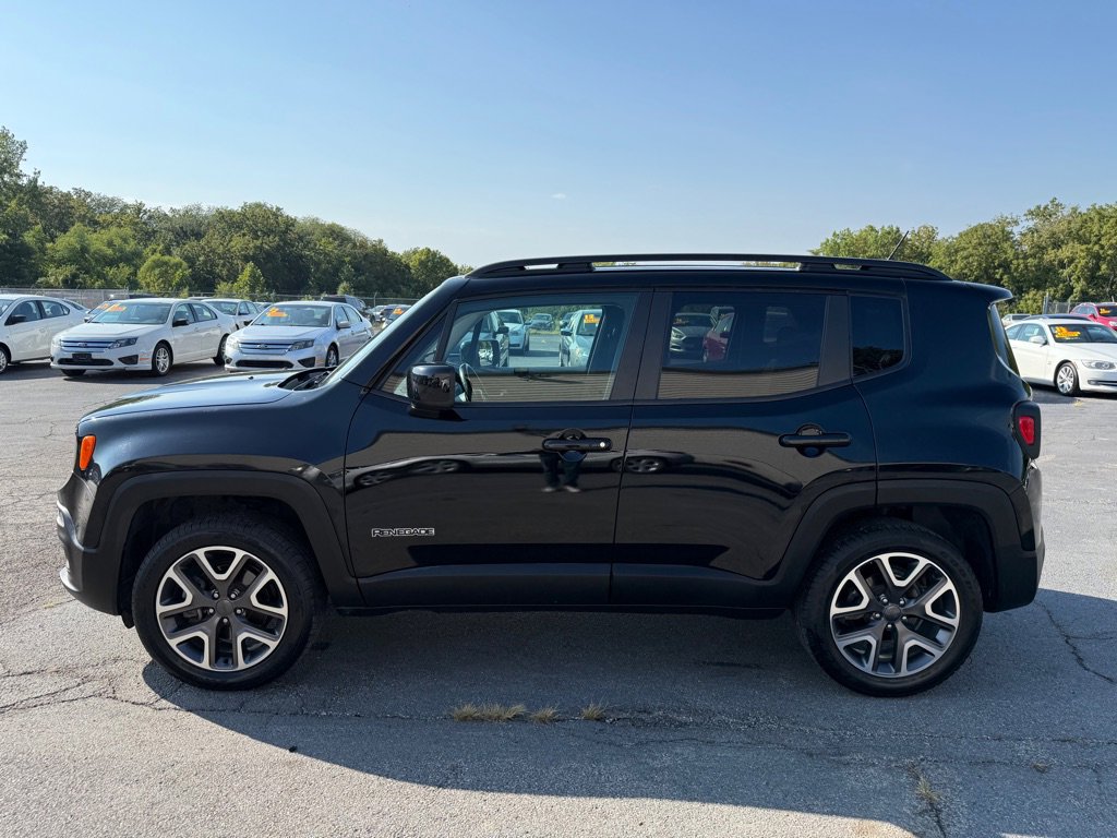 Used 2016 Jeep Renegade Latitude image 1