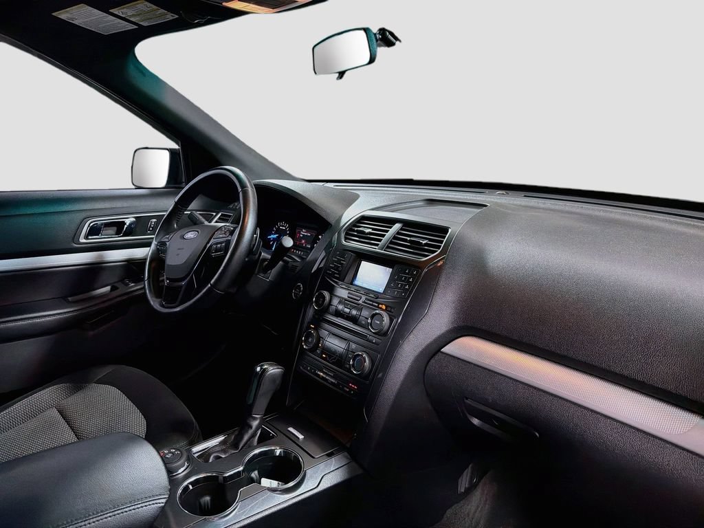 Used 2016 Ford Explorer XLT AWD/4WD image 29