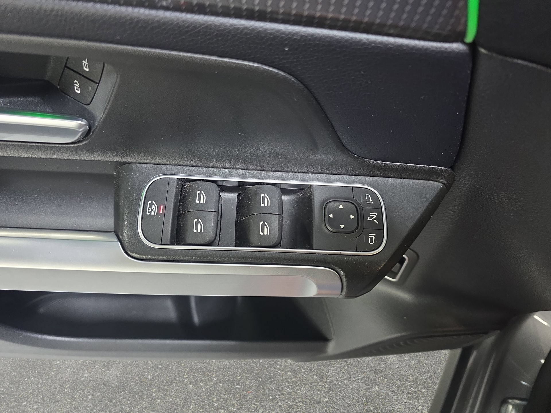 Used 2021 Mercedes-Benz GLB 250 image 27