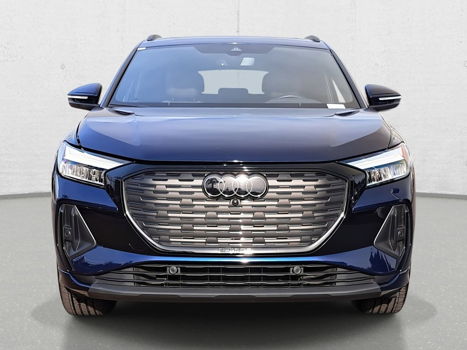 Used 2024 Audi Q4 e-tron Premium Plus image 2