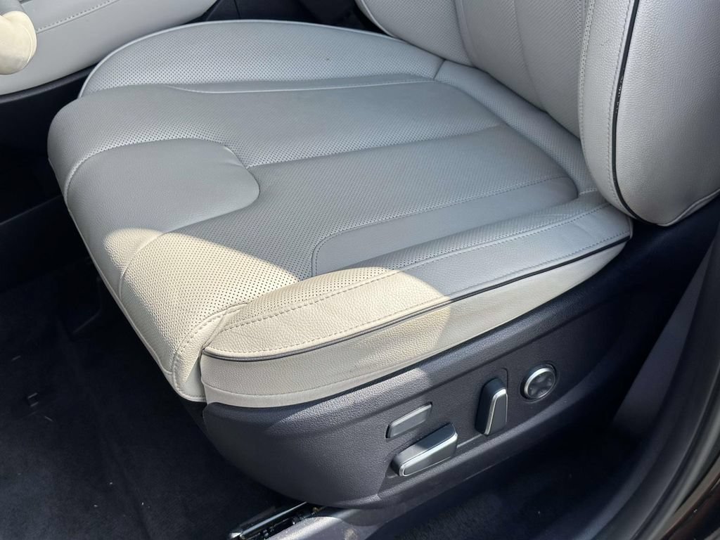 Used 2024 Hyundai Palisade Limited FWD image 30