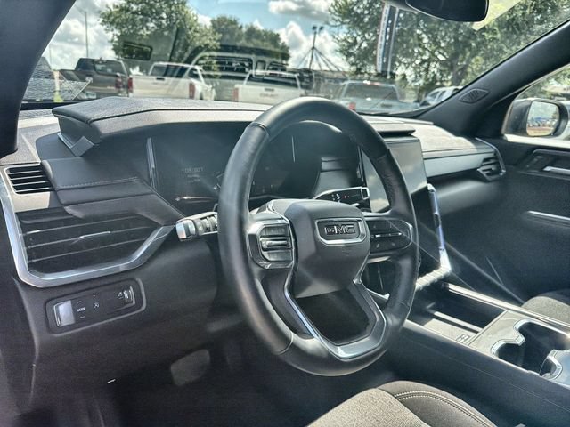 Certified 2025 GMC Acadia Elevation FWD image 10