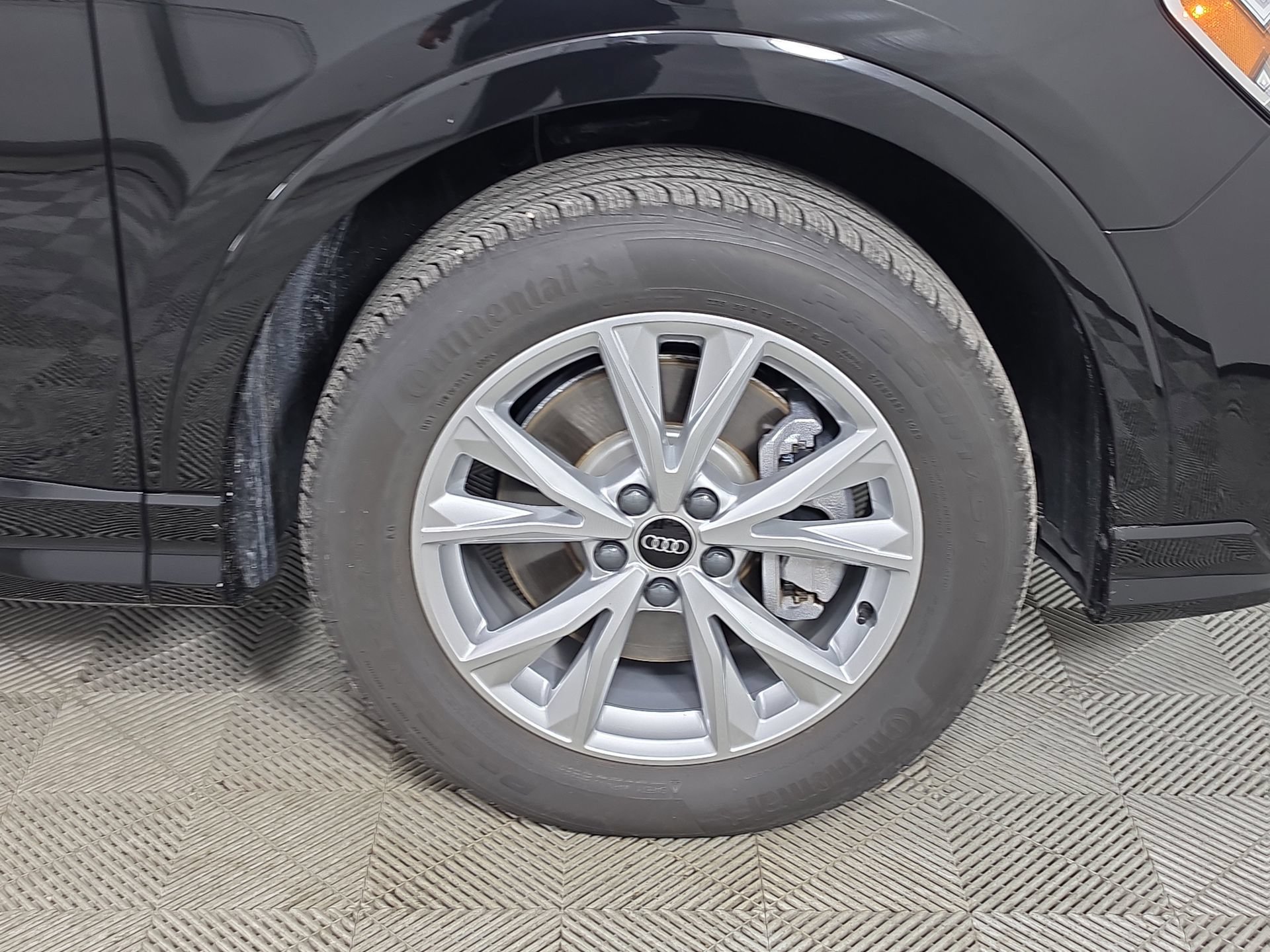 Certified 2025 Audi Q3 2.0T Premium Plus w/ Premium Plus Package AWD/4WD image 10