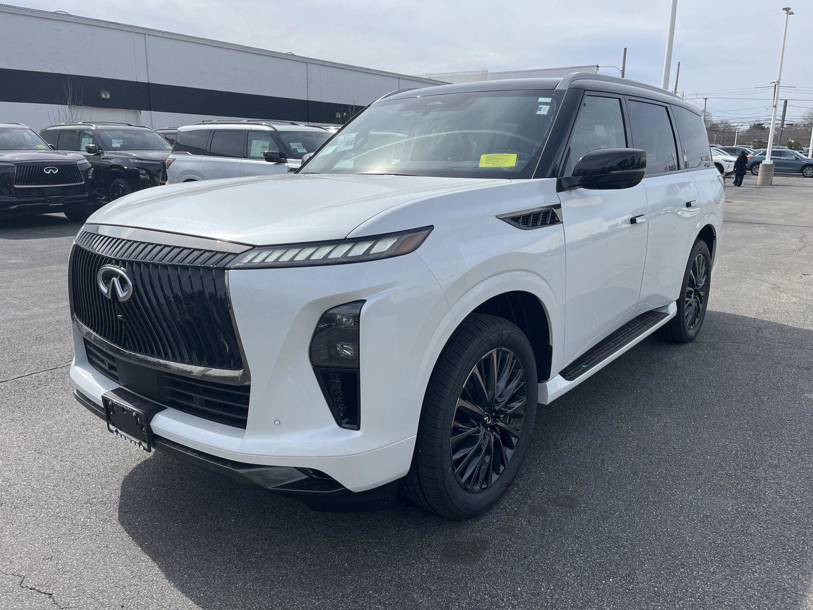 New 2026 INFINITI QX80 Autograph w/ Premium Cargo Package image 7