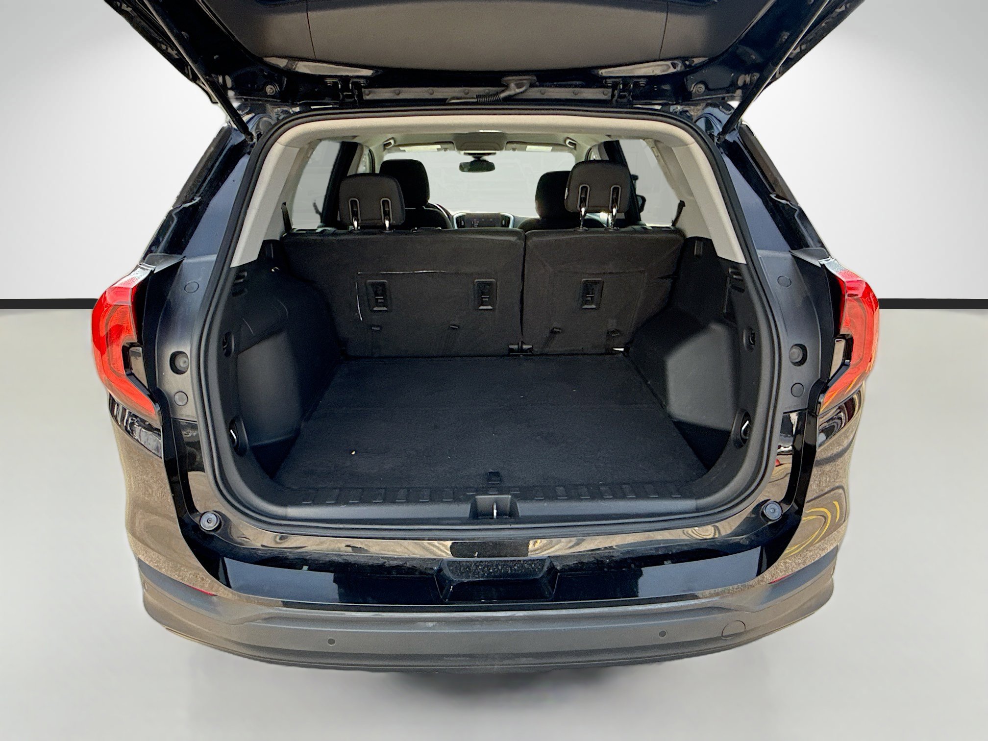 Used 2020 GMC Terrain SLE w/ Driver Convenience Package FWD image 10