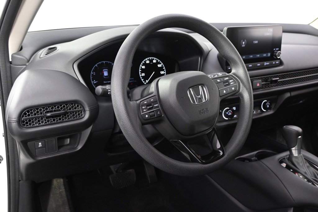 Used 2023 Honda HR-V LX image 11