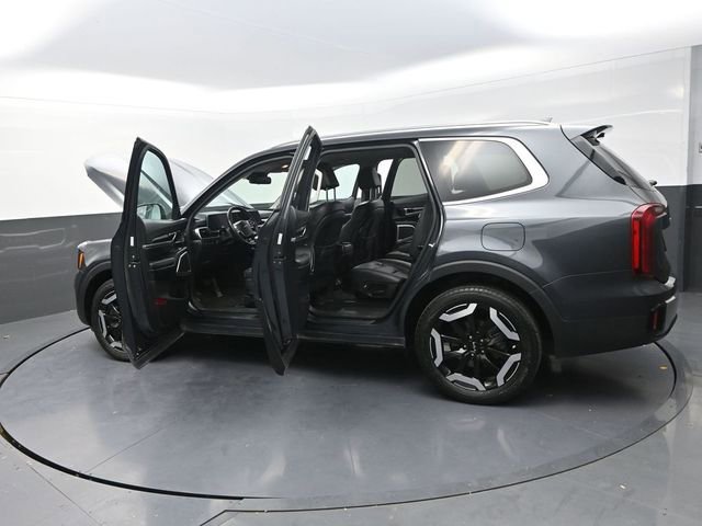 Used 2023 Kia Telluride S image 39
