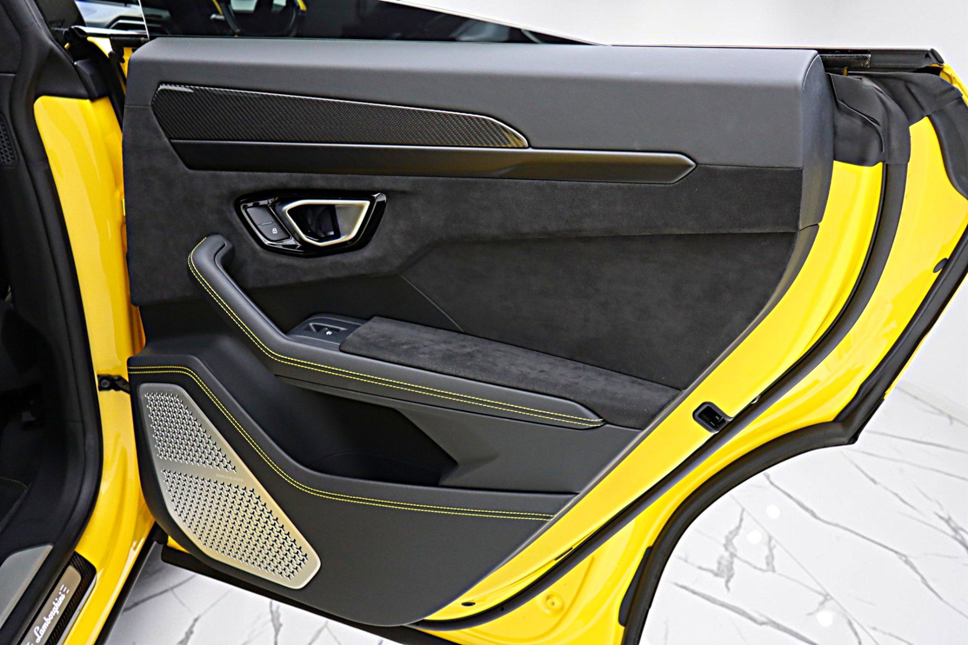 Used 2022 Lamborghini Urus image 50