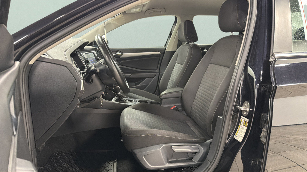 Certified 2024 Volkswagen Jetta S FWD image 18