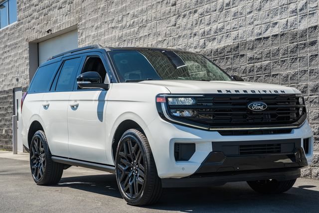 New 2026 Ford Expedition Platinum w/ Stealth Performance Package AWD/4WD image 2