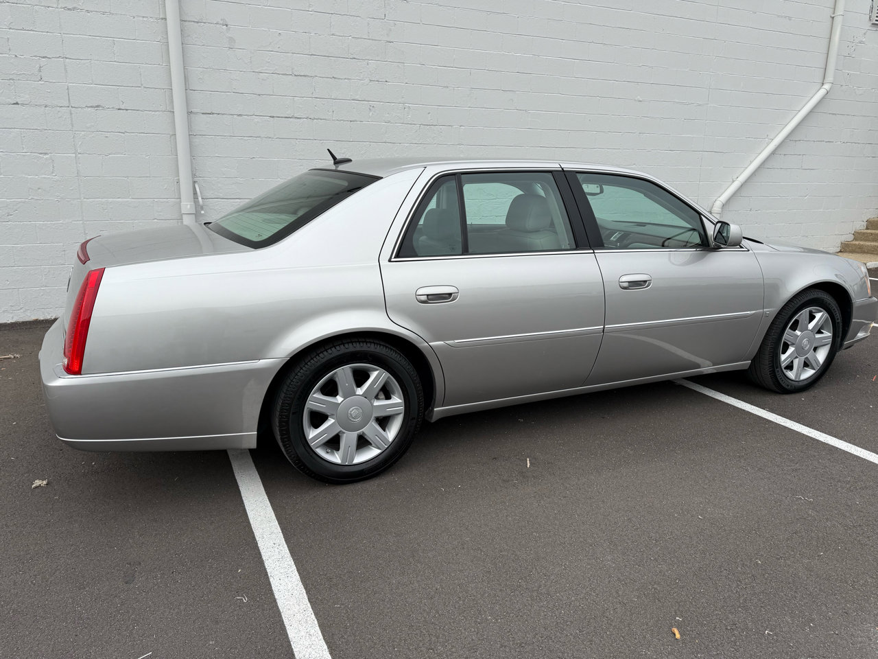 Used 2006 Cadillac DTS image 22