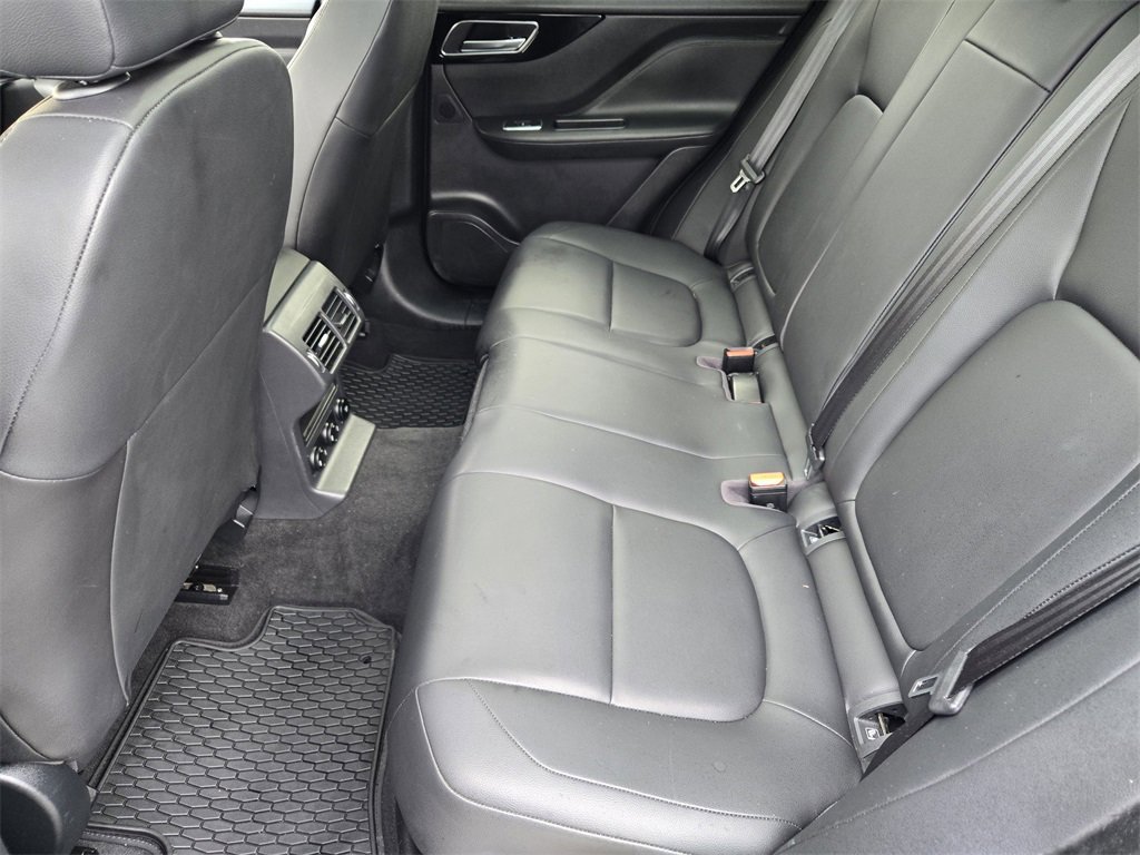 Used 2019 Jaguar F-PACE Premium image 27