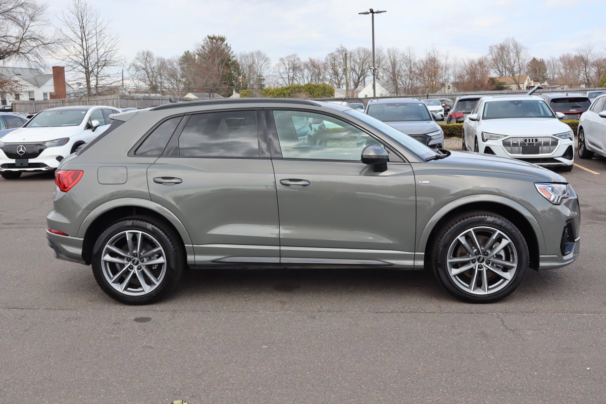 Used 2025 Audi Q3 2.0T Premium w/ Convenience Package image 4