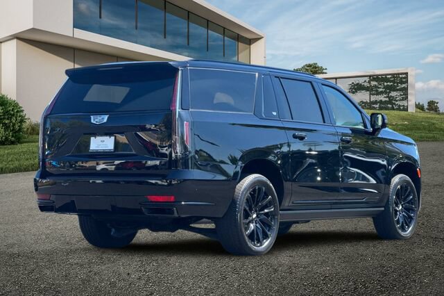 Certified 2023 Cadillac Escalade ESV Sport Platinum w/ LPO, ONYX Package AWD/4WD image 4