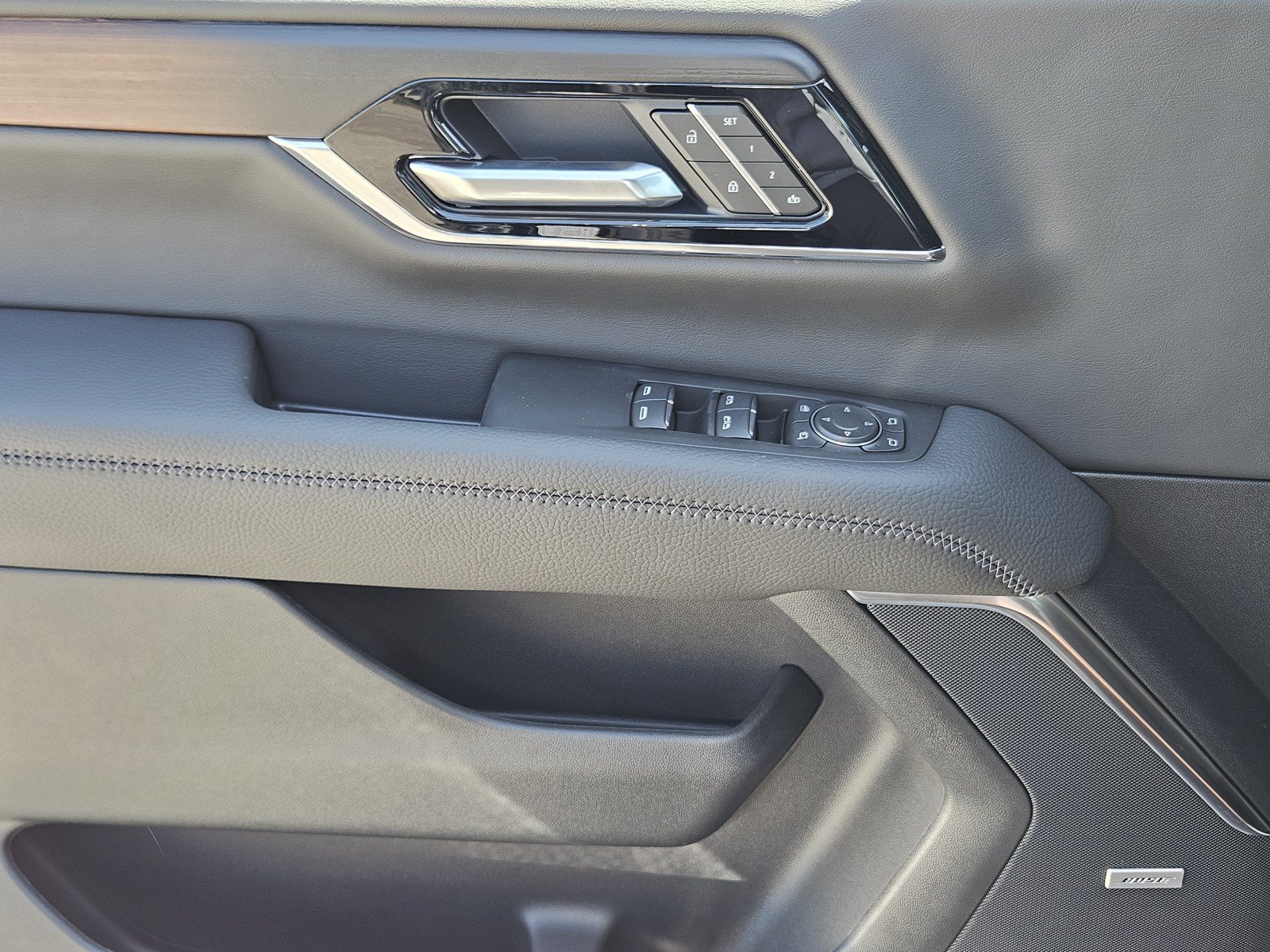 New 2026 GMC Yukon Denali w/ Advanced Technology Package AWD/4WD image 16