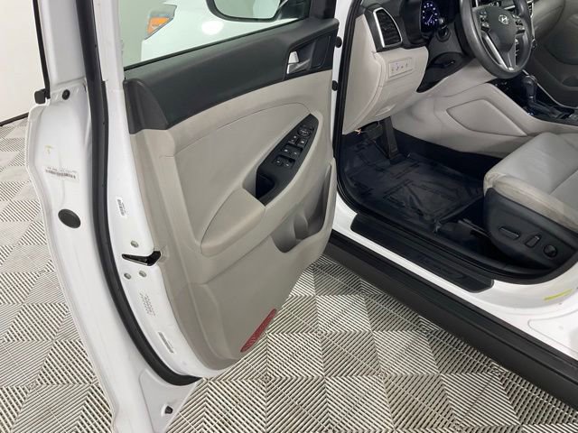 Used 2020 Hyundai Tucson Value FWD image 17